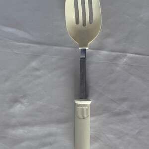 EKCO Slotted Spoon/Turner - Cream/Off-White